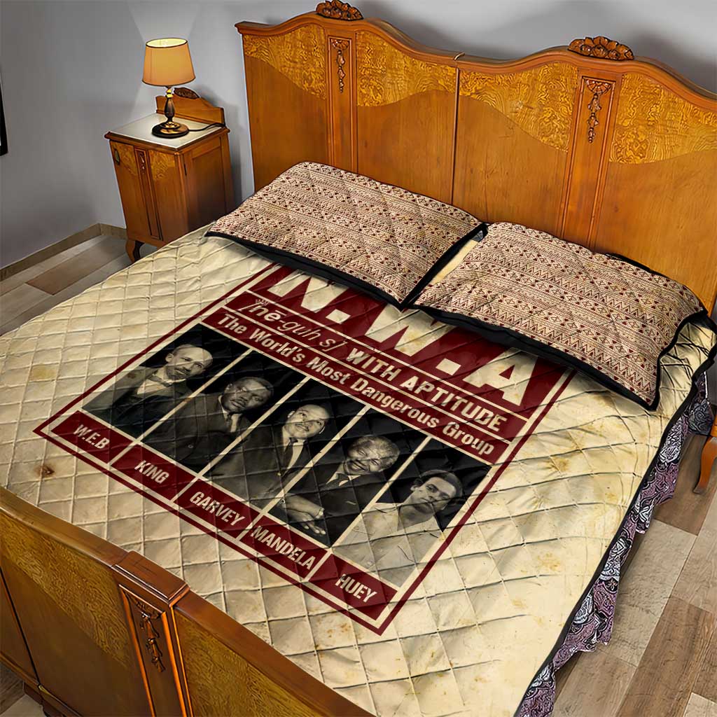 The World's Most Dangerous Group Quilt Bed Set