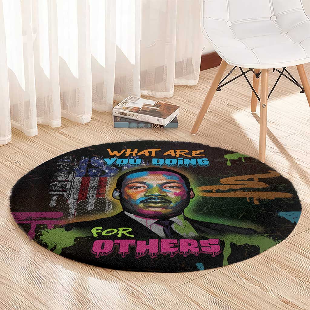 Martin Luther King Jr Day Round Carpet What Are You Doing For Others - African Pride