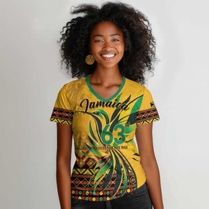 Personalized Black Jamaican Independence Day 1962 Women V-Neck T-Shirt Jumieka Streamertail Reggae Pattern LT01