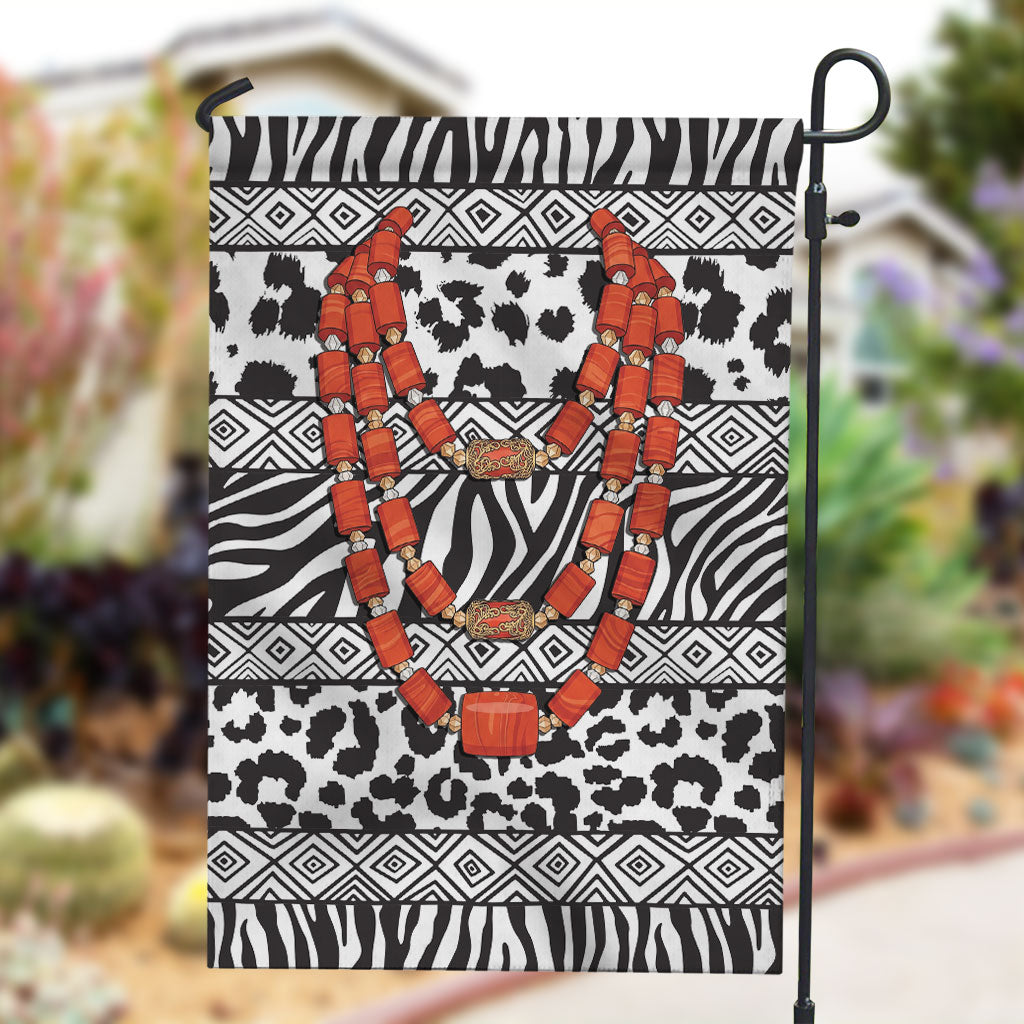 Nigeria Traditional Coral Bead Attire Garden Flag African Tribal Element Wild Animal Skins