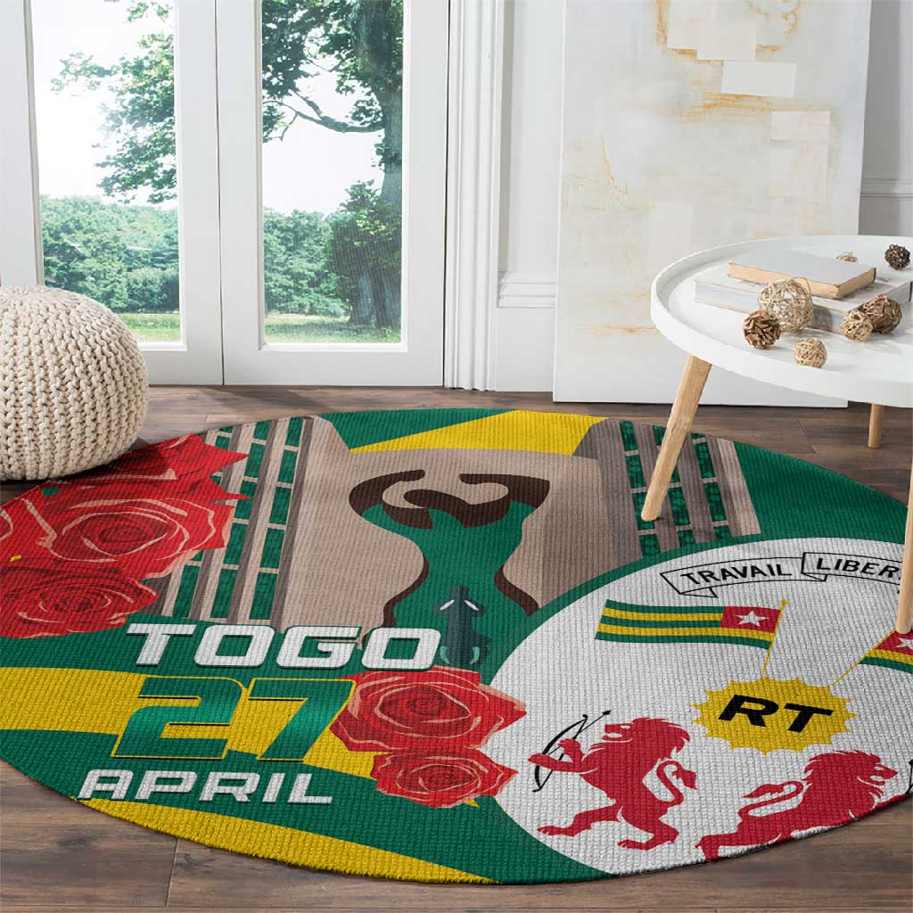 Republique Togolaise Monument de l'Independance Round Carpet African Pinkish Rose Coat Of Arms