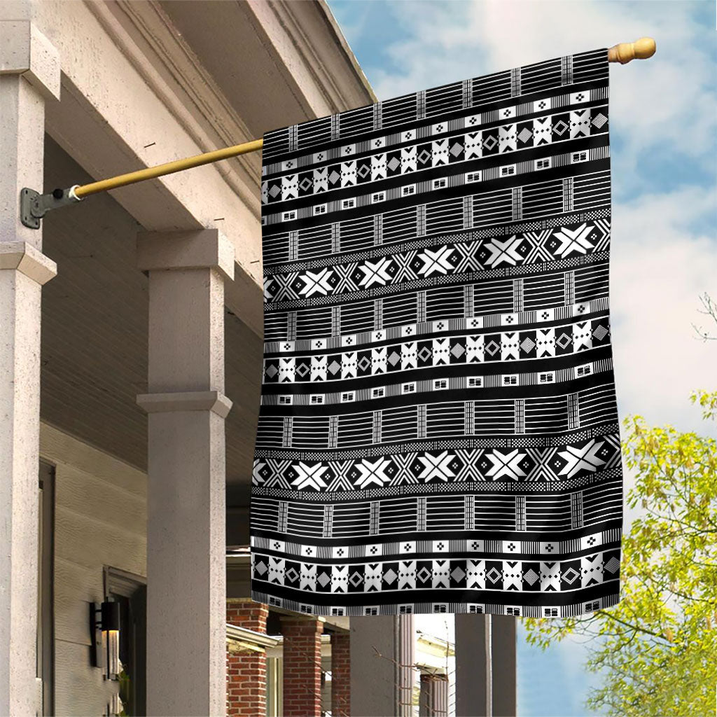 Pano De Terra Motifs Cabo Verde Garden Flag Black Color