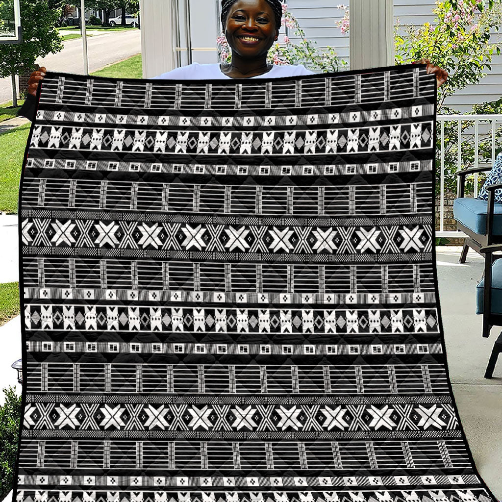 Pano De Terra Motifs Cabo Verde Quilt Black Color