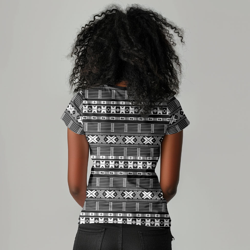 Pano De Terra Motifs Cabo Verde Women V-Neck T-Shirt Black Color
