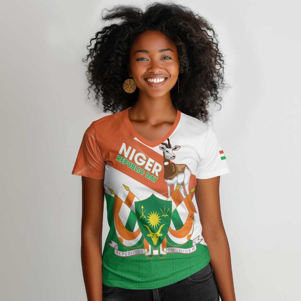 Afro Niger Women V-Neck T-Shirt Dama Gazelle African Pattern - Republic Day
