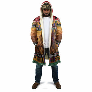 Kenya Safari Christmas Cloak Black Santa Riding Lion - Heri ya Krismasi
