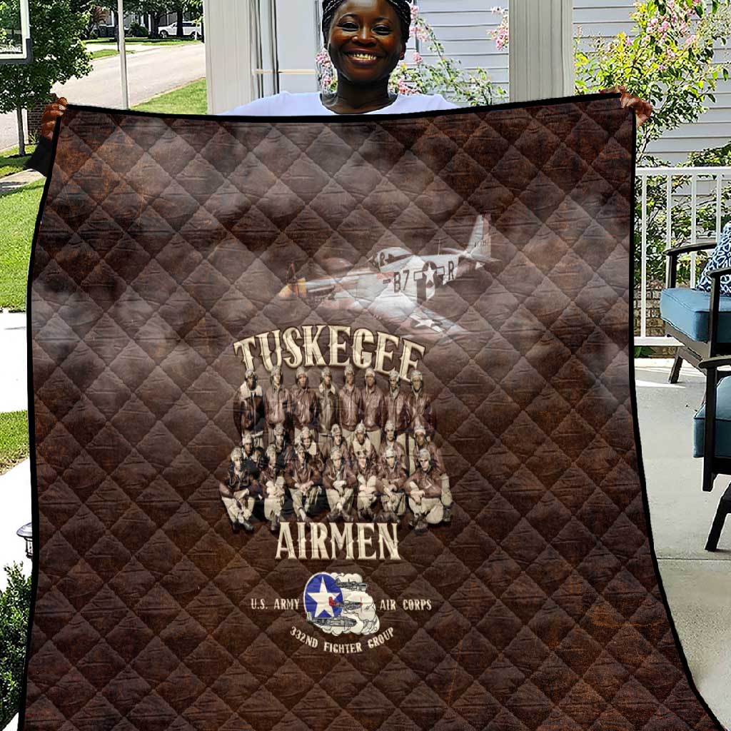 Remembering the Red Tail Heroes Quilt Tuskegee Airmen Legacy Retro Style - African Pride