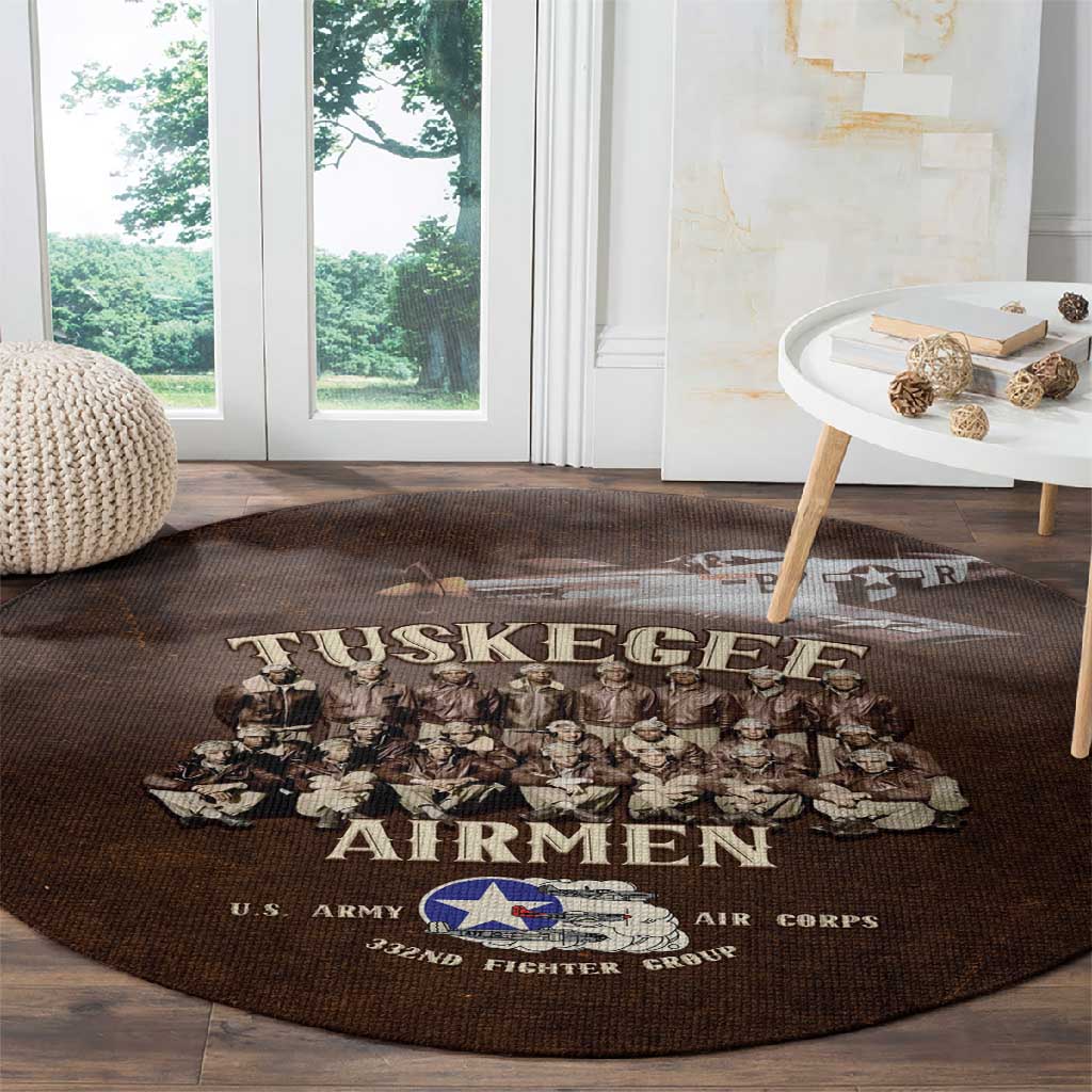 Remembering the Red Tail Heroes Round Carpet Tuskegee Airmen Legacy Retro Style - African Pride