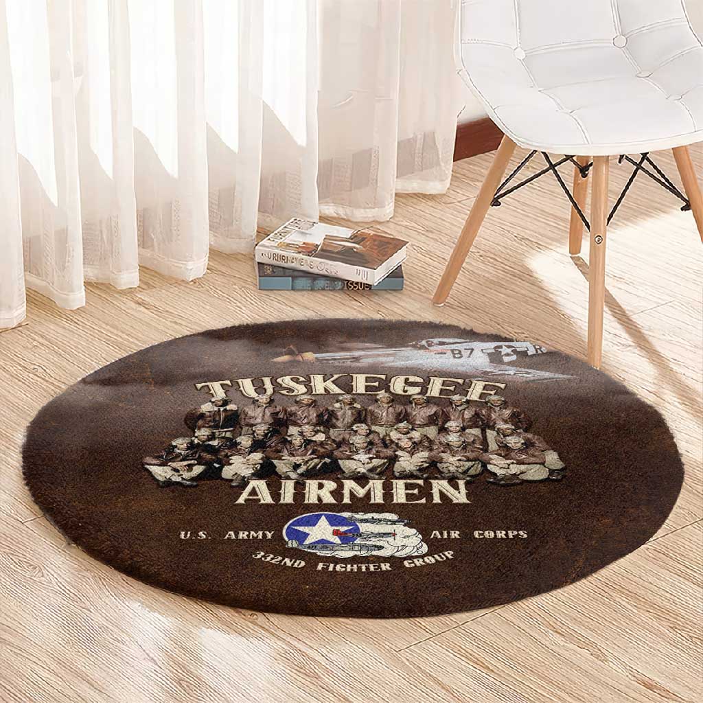 Remembering the Red Tail Heroes Round Carpet Tuskegee Airmen Legacy Retro Style - African Pride