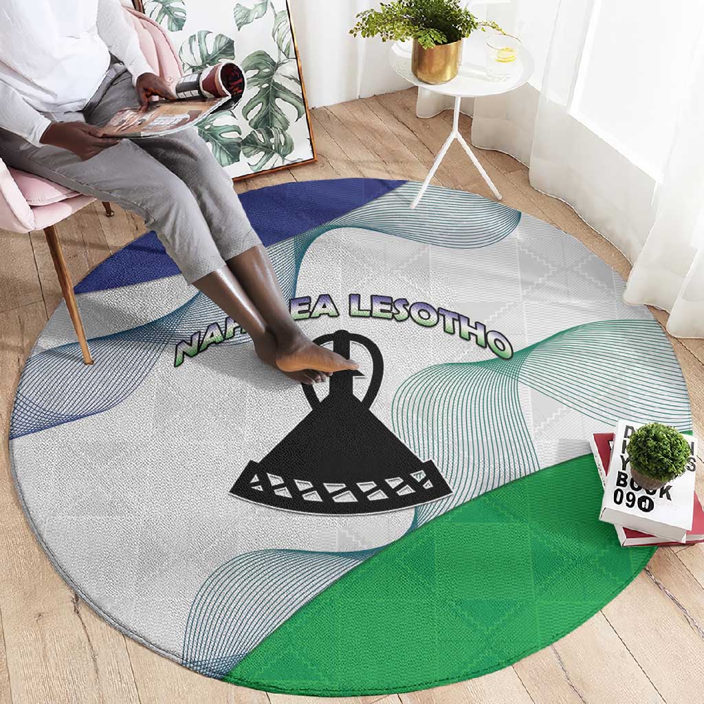Naha ea Lesotho Round Carpet Coat Of Arms With Kente Pattern - African Pride