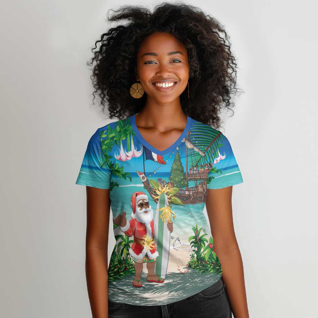 Afro Christmas in Mayotte Women V-Neck T-Shirt Santa Chill on Tropical Beach - African Pride