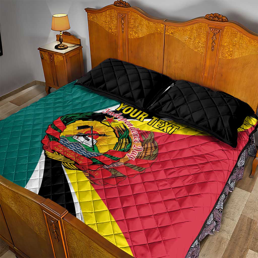 Personalized Mozambique Independence Day Quilt Bed Set Coat Of Arms - Flag Style