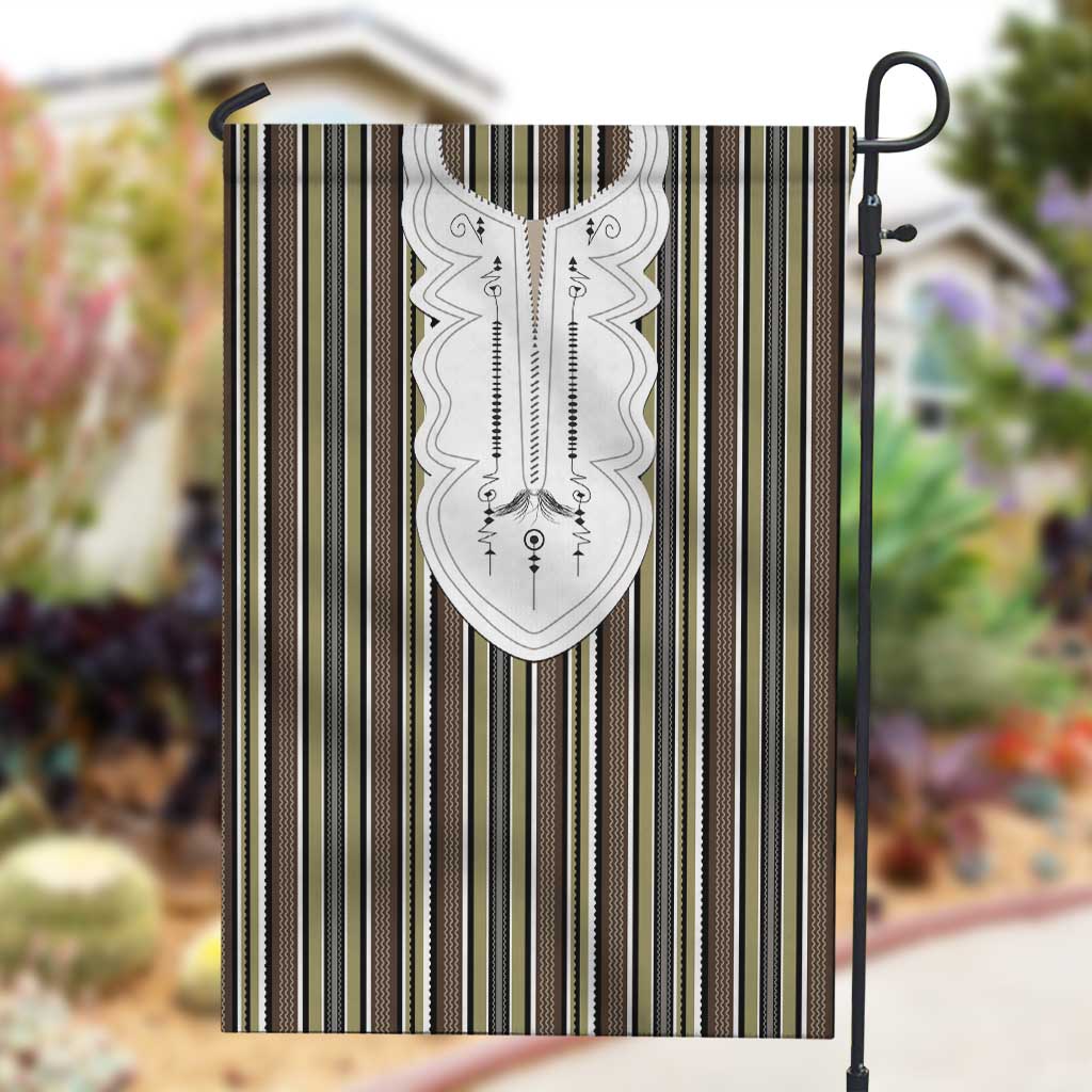 Liberia Kpelle Ethnic Heritage Pattern - Brown Garden Flag - African Pride