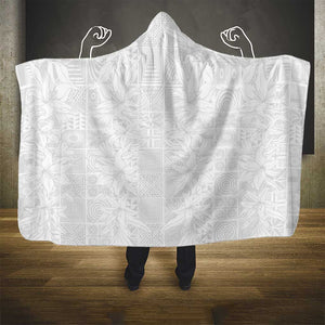 Nigeria Yoruba Osun-Osogbo Festival Hooded Blanket White Lily Lei - African Pride