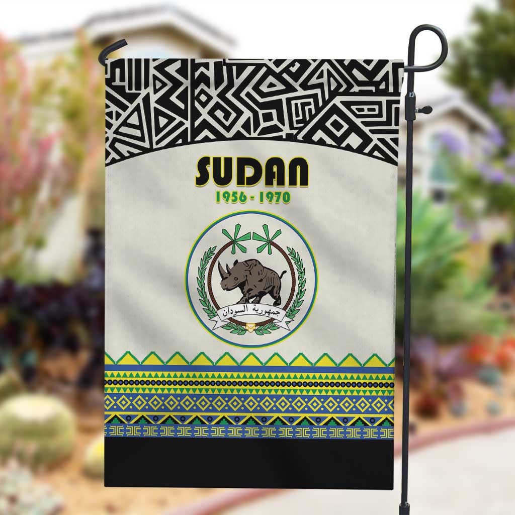 Sudan Garden Flag Coat Of Arms 1956-1970 With African Pattern - African Pride