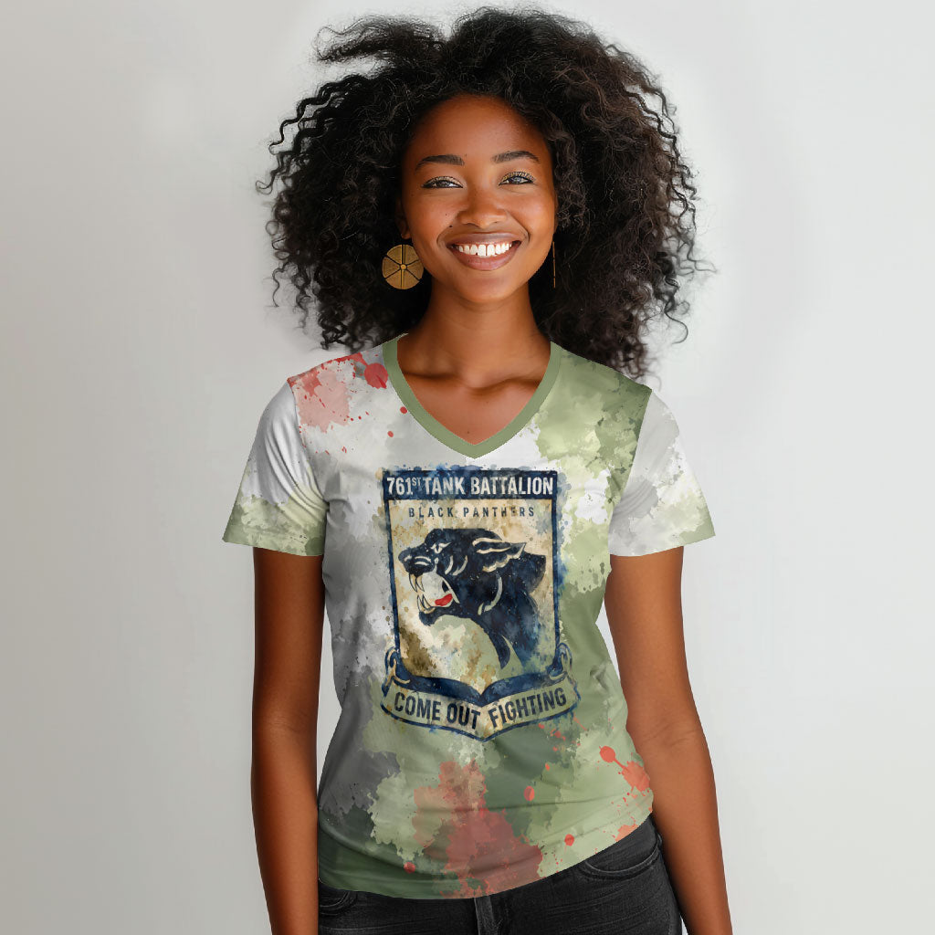 761st Tank Battalion Women V-Neck T-Shirt Black Panthers - Come Out Fighting - Military Watercolor