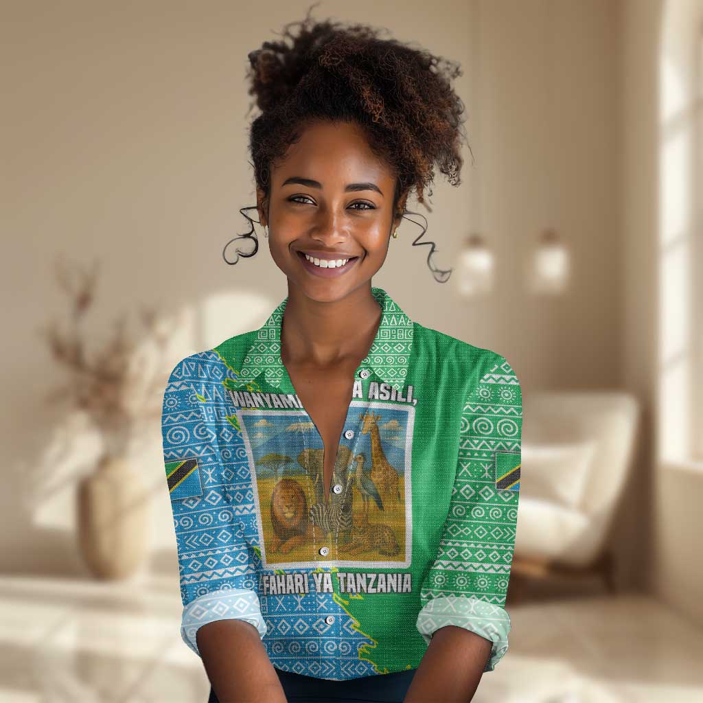 Tanzania Wildlife Women Casual Shirt - Tribal Print and Mount Kilimanjaro Safari Scene