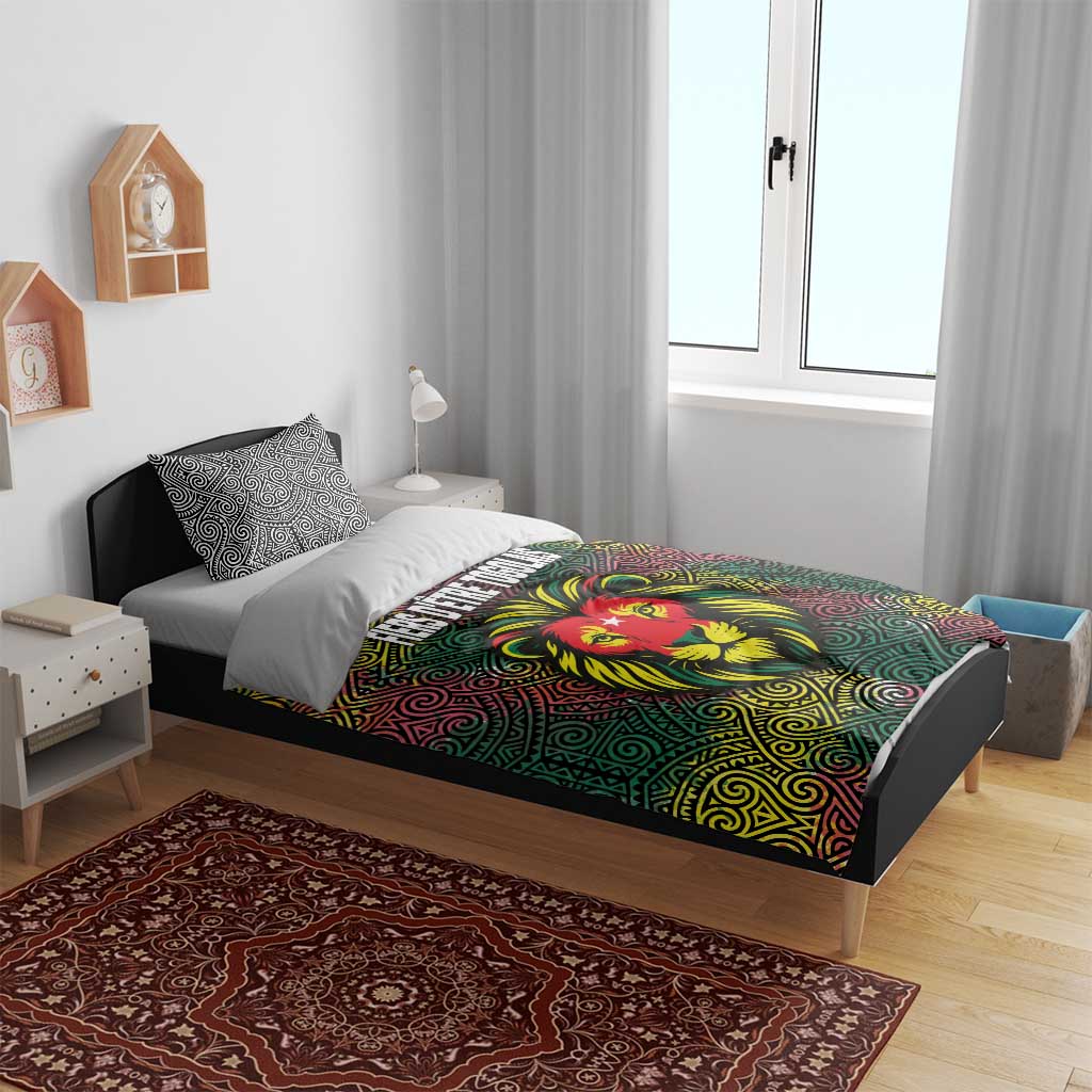 Togo Bedding Set Red Lion Head Design and Traditional African Pattern