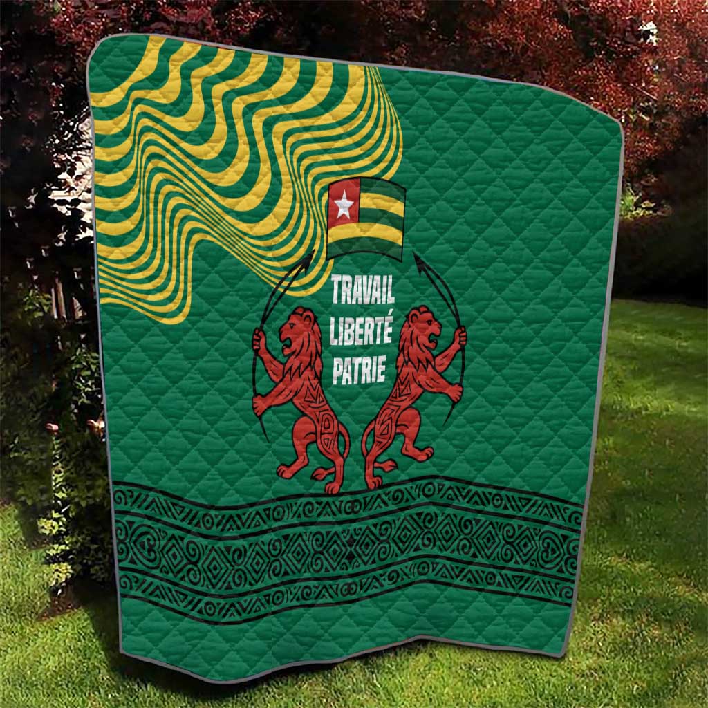 Togo Quilt - Red Twin Lions and Travail Liberté Patrie Slogan