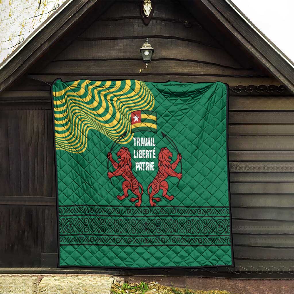 Togo Quilt - Red Twin Lions and Travail Liberté Patrie Slogan
