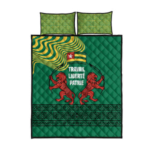 Togo Quilt Bed Set - Red Twin Lions and Travail Liberté Patrie Slogan