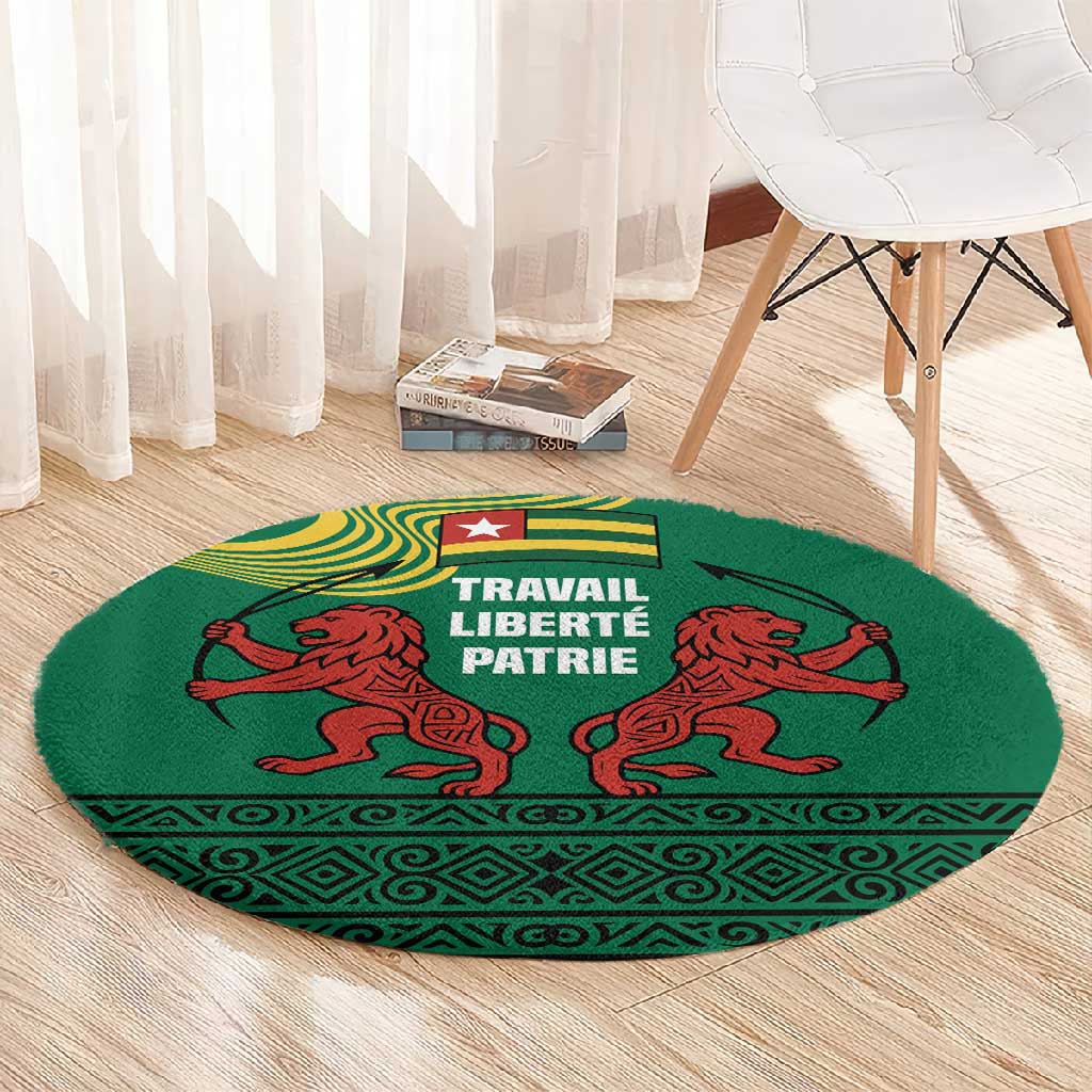 Togo Round Carpet - Red Twin Lions and Travail Liberté Patrie Slogan