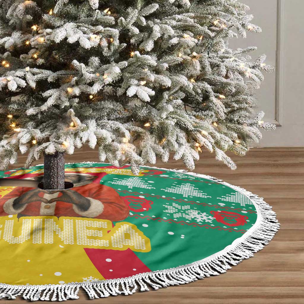 Guinea Christmas Tree Skirt Santa Chimpanzee Heart Hands and Snowflake - African Pride