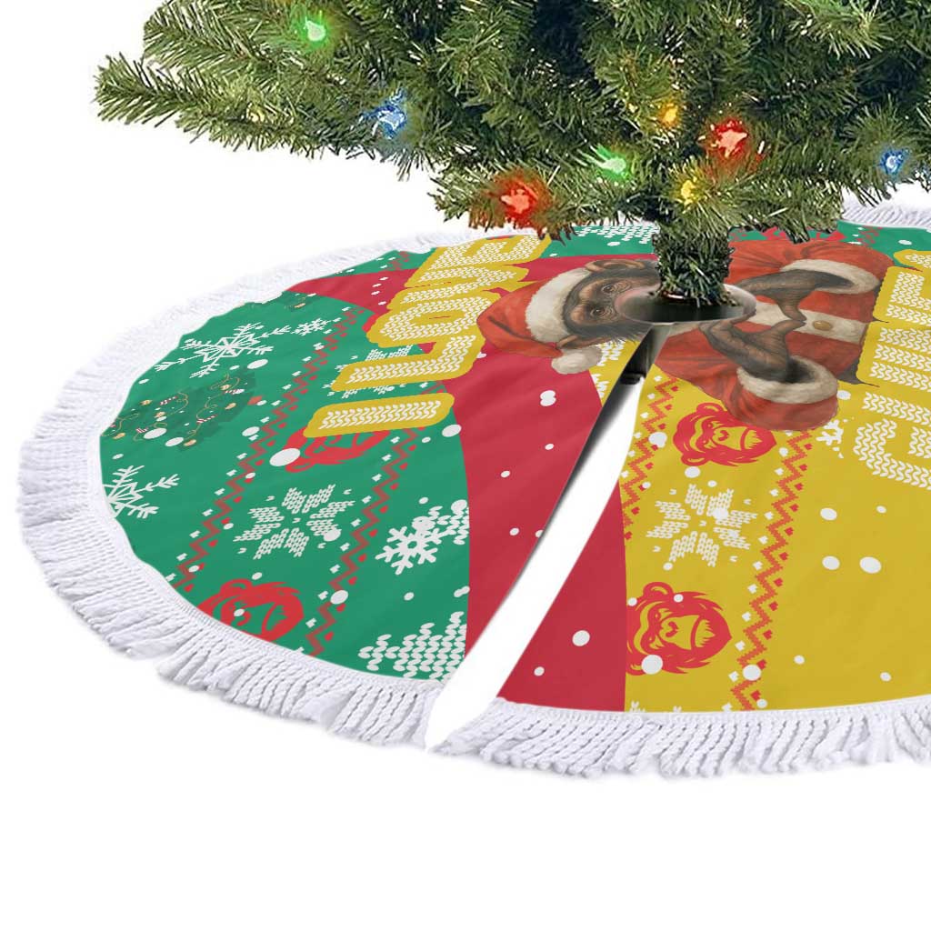 Guinea Christmas Tree Skirt Santa Chimpanzee Heart Hands and Snowflake - African Pride