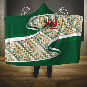 Algeria Hooded Blanket with Arabic Calligraphy and Traditional Pattern Design
