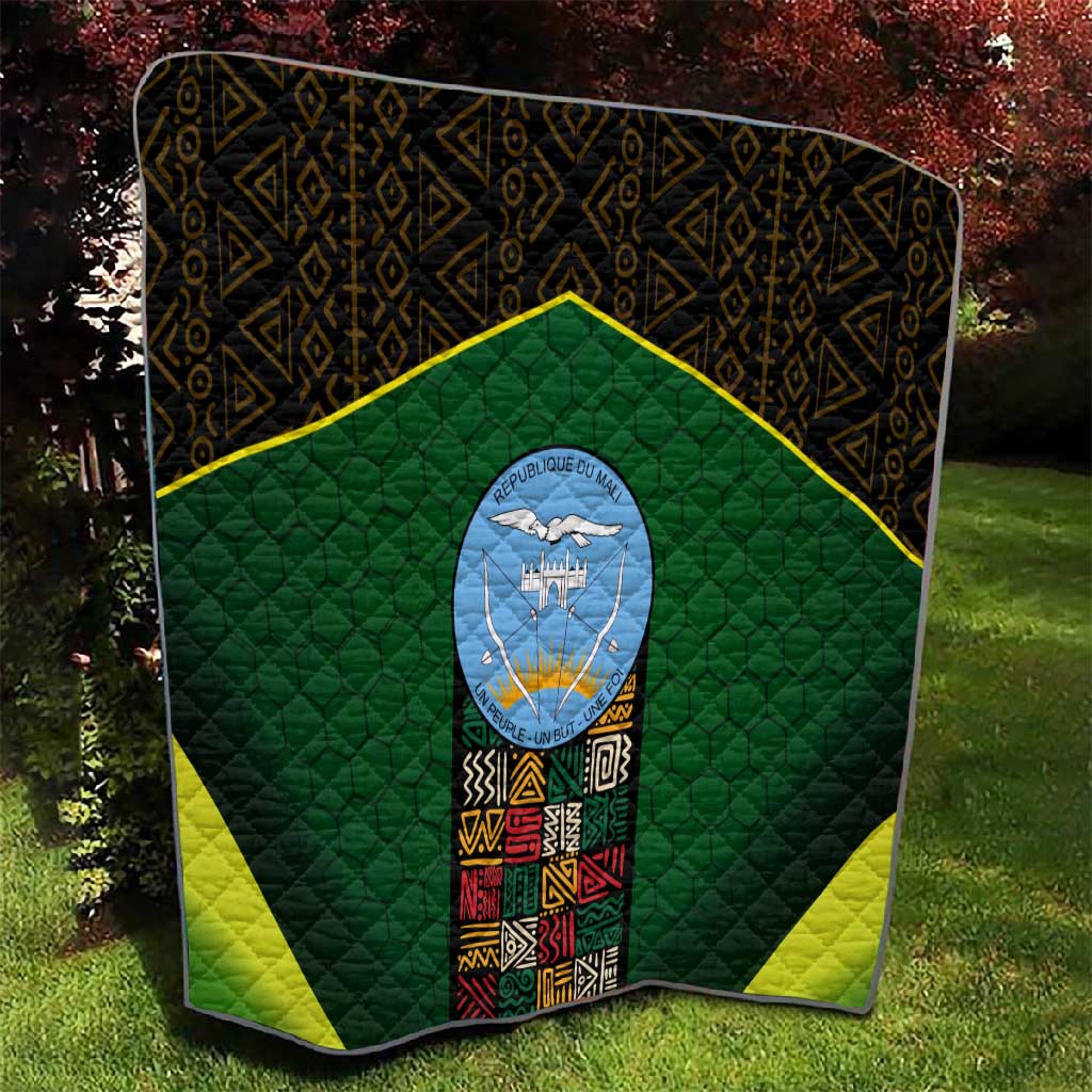Mali Map Quilt Vulture in Gliding Flight - African Patterns Design