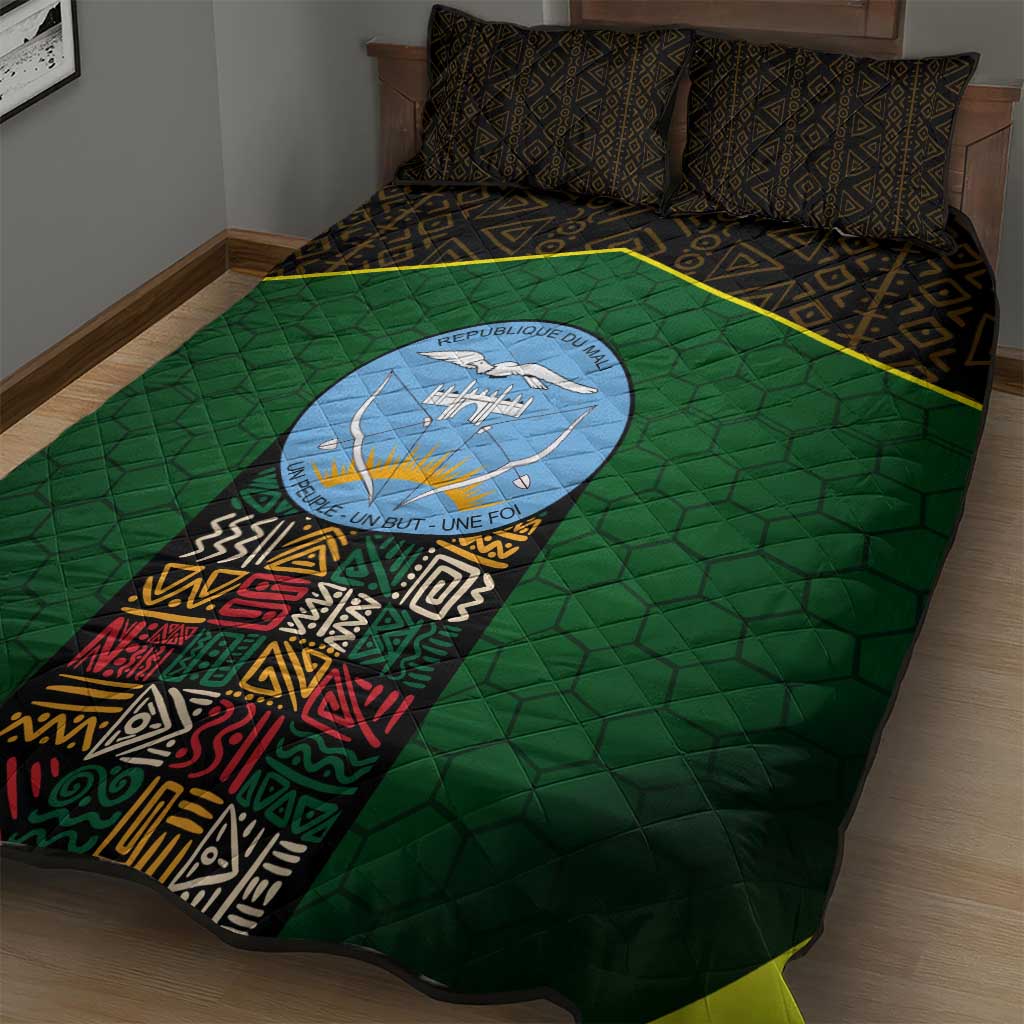 Mali Map Quilt Bed Set Vulture in Gliding Flight - African Patterns Design