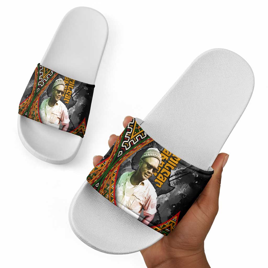 Amilcar Cabral Slide Sandals African Map with Chains Freedom Theme Revolutionary Liberation Tribute - African Pride