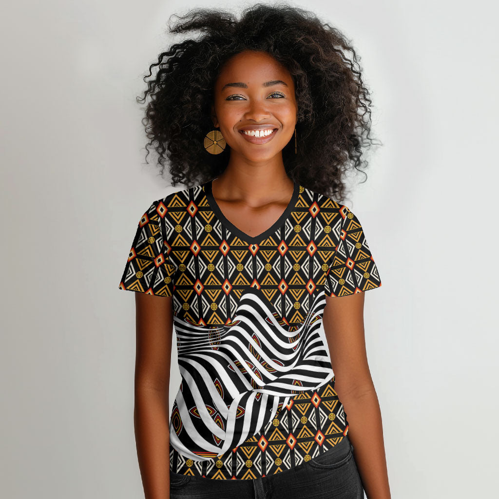 Cameroon Toghu Bamenda Women V-Neck T-Shirt African Traditional Art