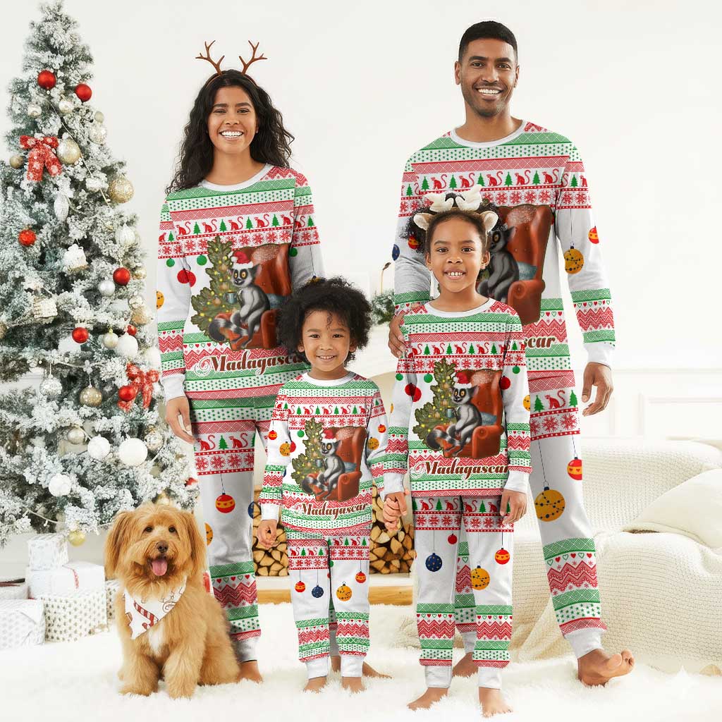 Madagascar Christmas Pajama Set Lemur Santa Hat Holiday Tree - African Pride