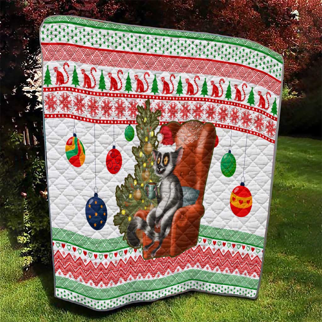 Madagascar Christmas Quilt Lemur Santa Hat Holiday Tree - African Pride