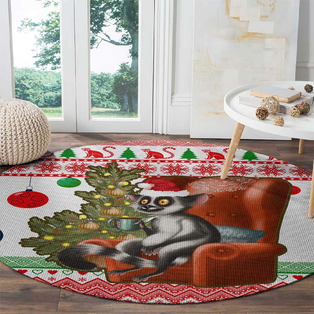 Madagascar Christmas Round Carpet Lemur Santa Hat Holiday Tree - African Pride