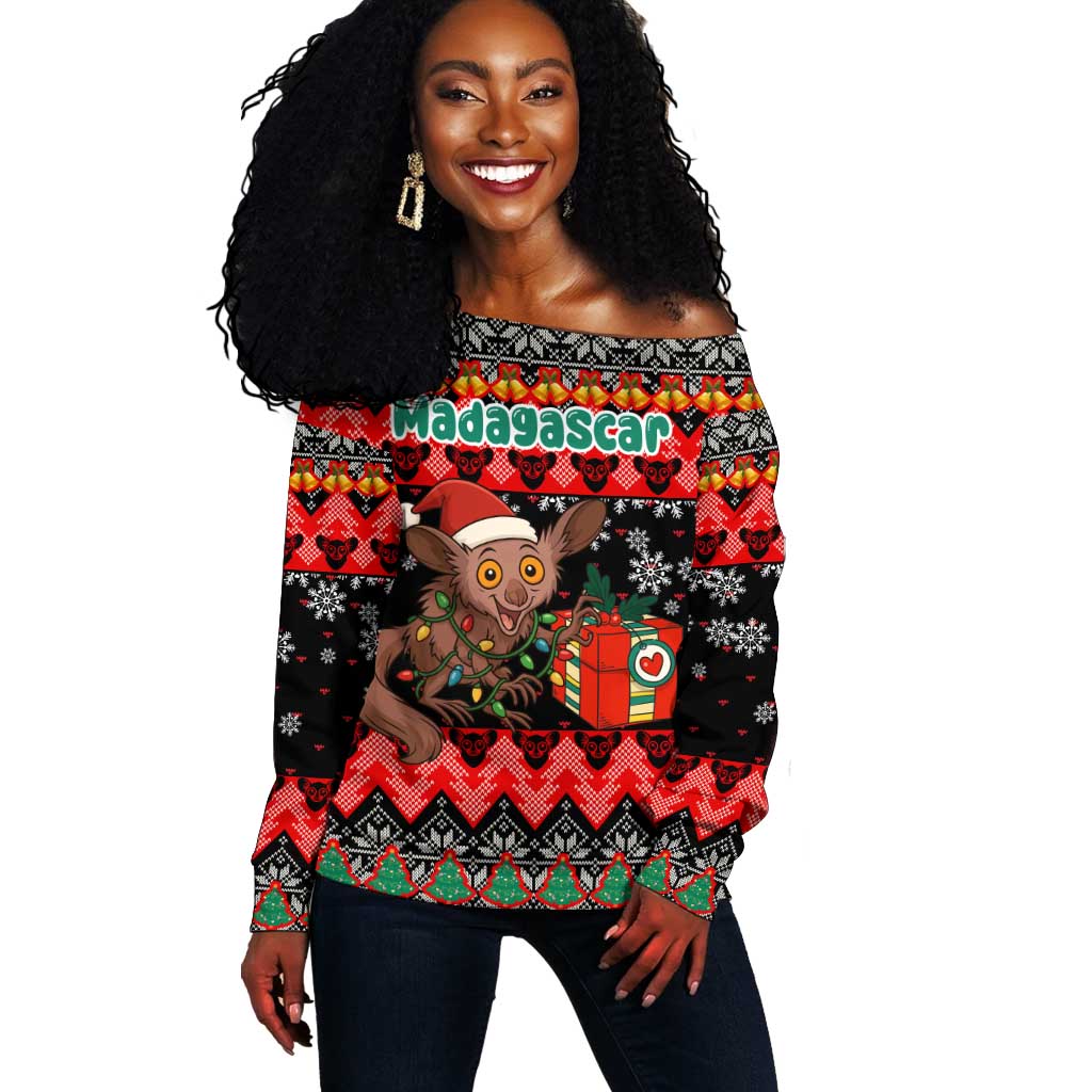 Madagascar Christmas Off Shoulder Sweater Aye Aye Lemur Santa Hat Holiday Lights - African Pride