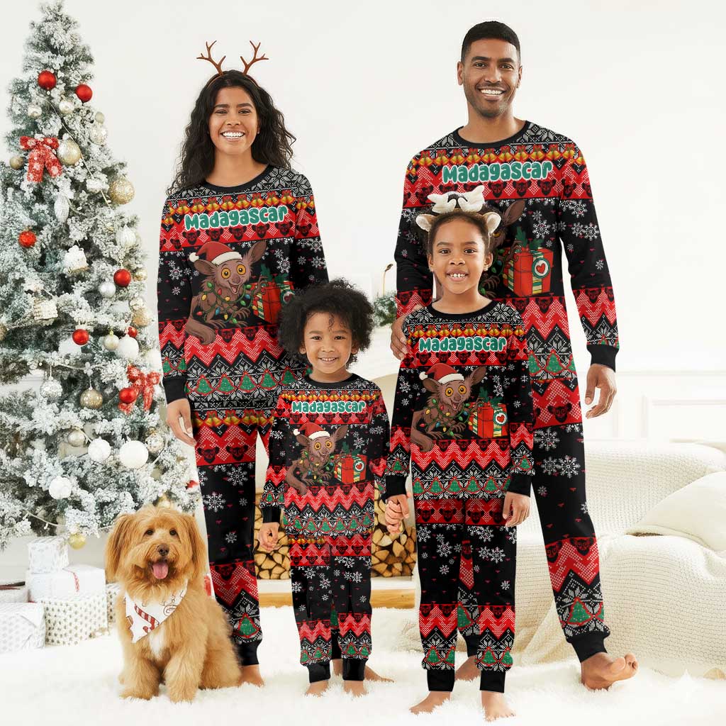 Madagascar Christmas Pajama Set Aye Aye Lemur Santa Hat Holiday Lights - African Pride