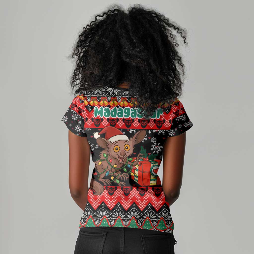 Madagascar Christmas Women V-Neck T-Shirt Aye Aye Lemur Santa Hat Holiday Lights - African Pride