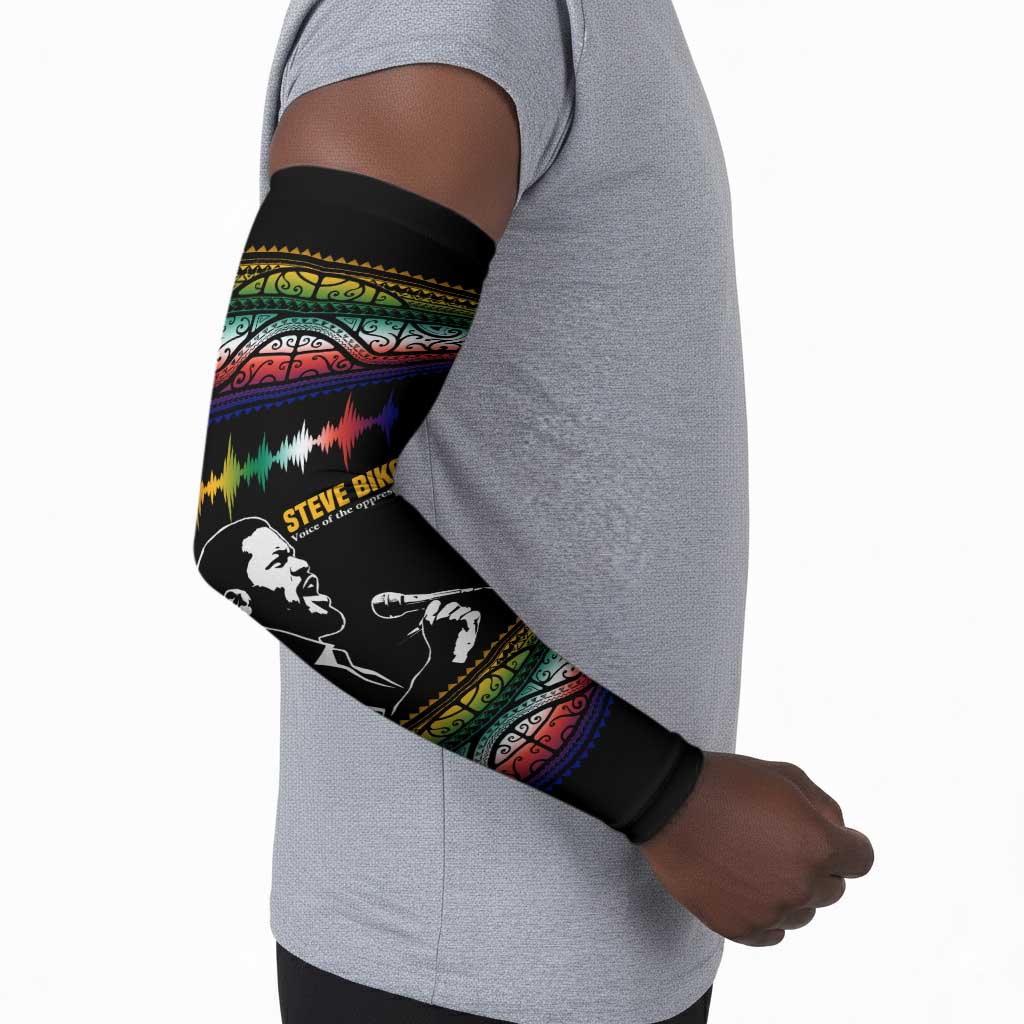 Steve Biko Arm Sleeves with Microphone Portrait, Black Consciousness Quote and Vibrant Ethnic Wave - African Pride