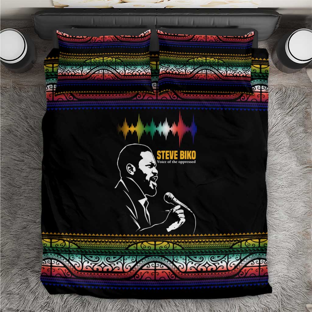 Steve Biko Bedding Set with Microphone Portrait, Black Consciousness Quote and Vibrant Ethnic Wave - African Pride
