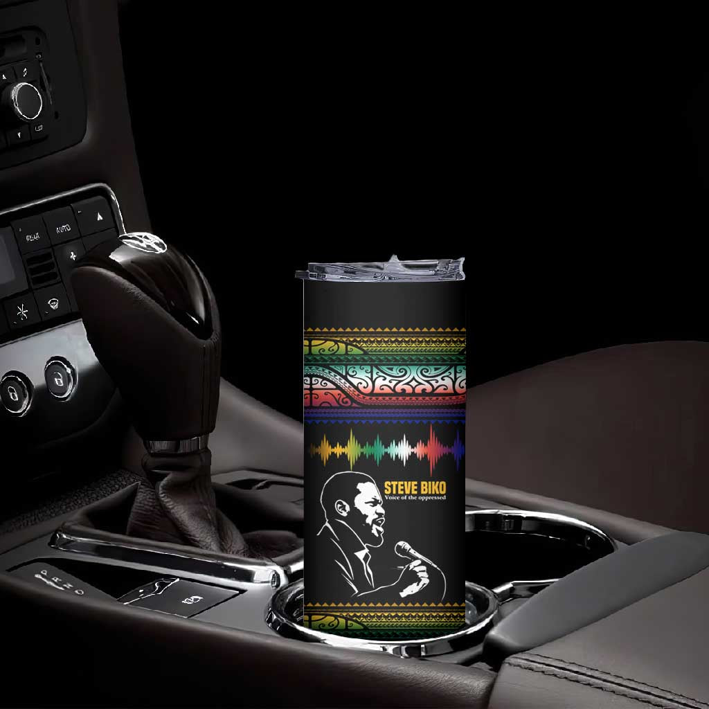 Steve Biko Skinny Tumbler with Microphone Portrait, Black Consciousness Quote and Vibrant Ethnic Wave - African Pride