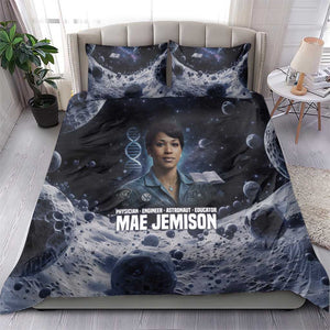 Mae Jemison Bedding Set with Space Portrait Design, Science Has No Boundaries Quote and DNA Book Elements - African Pride