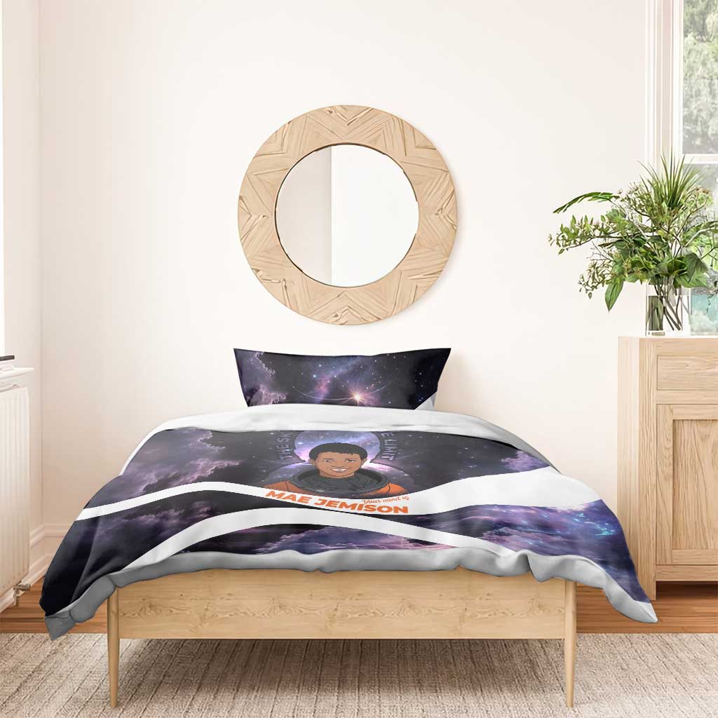 Mae Jemison Bedding Set Cartoon Astronaut Portrait, The Sky Is Not the Limit Quote and Galaxy Dreamer - African Pride